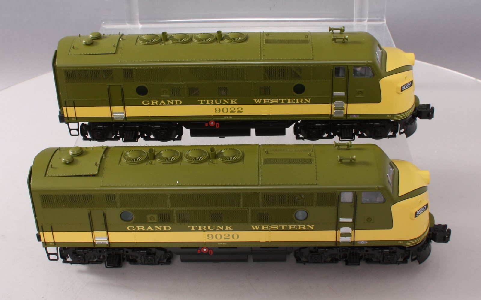 Lionel 6-34640 Grand Trunk Legacy F3 A-A Diesel Locomotive Set #9020/9022