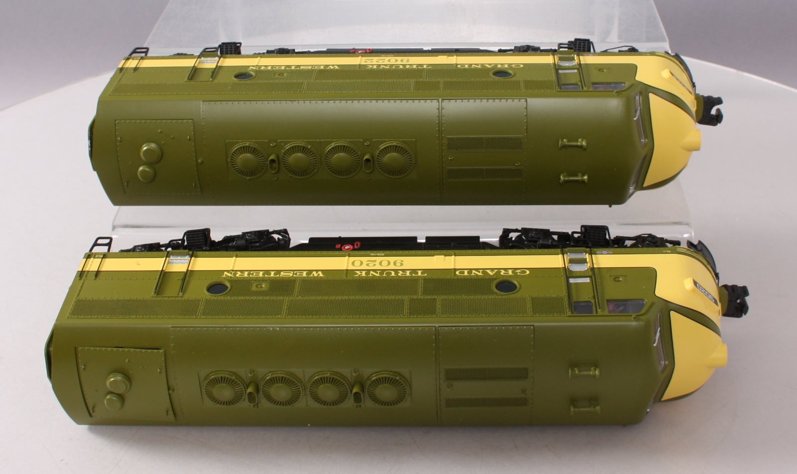 Lionel 6-34640 Grand Trunk Legacy F3 A-A Diesel Locomotive Set #9020/9022
