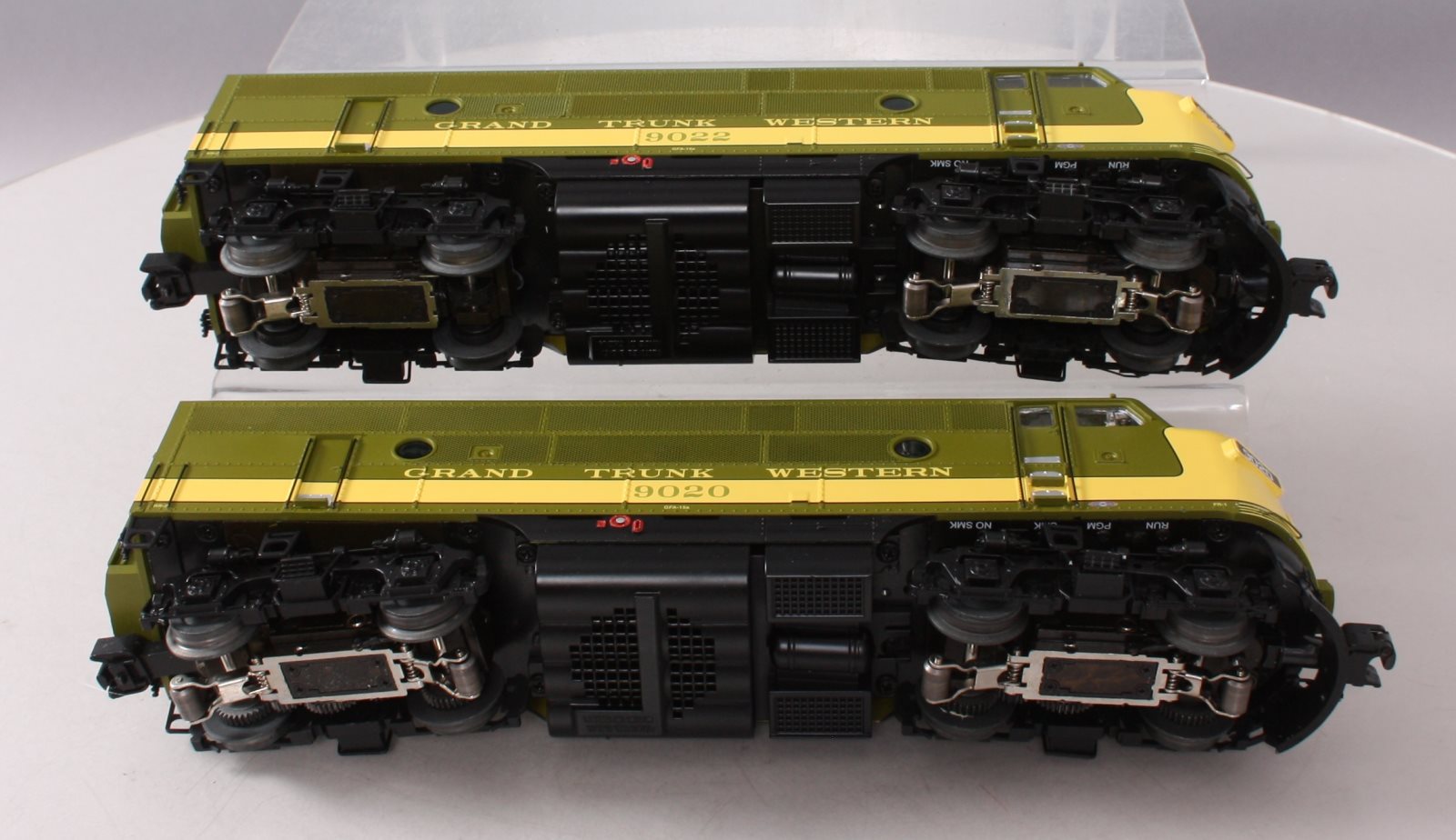 Lionel 6-34640 Grand Trunk Legacy F3 A-A Diesel Locomotive Set #9020/9022