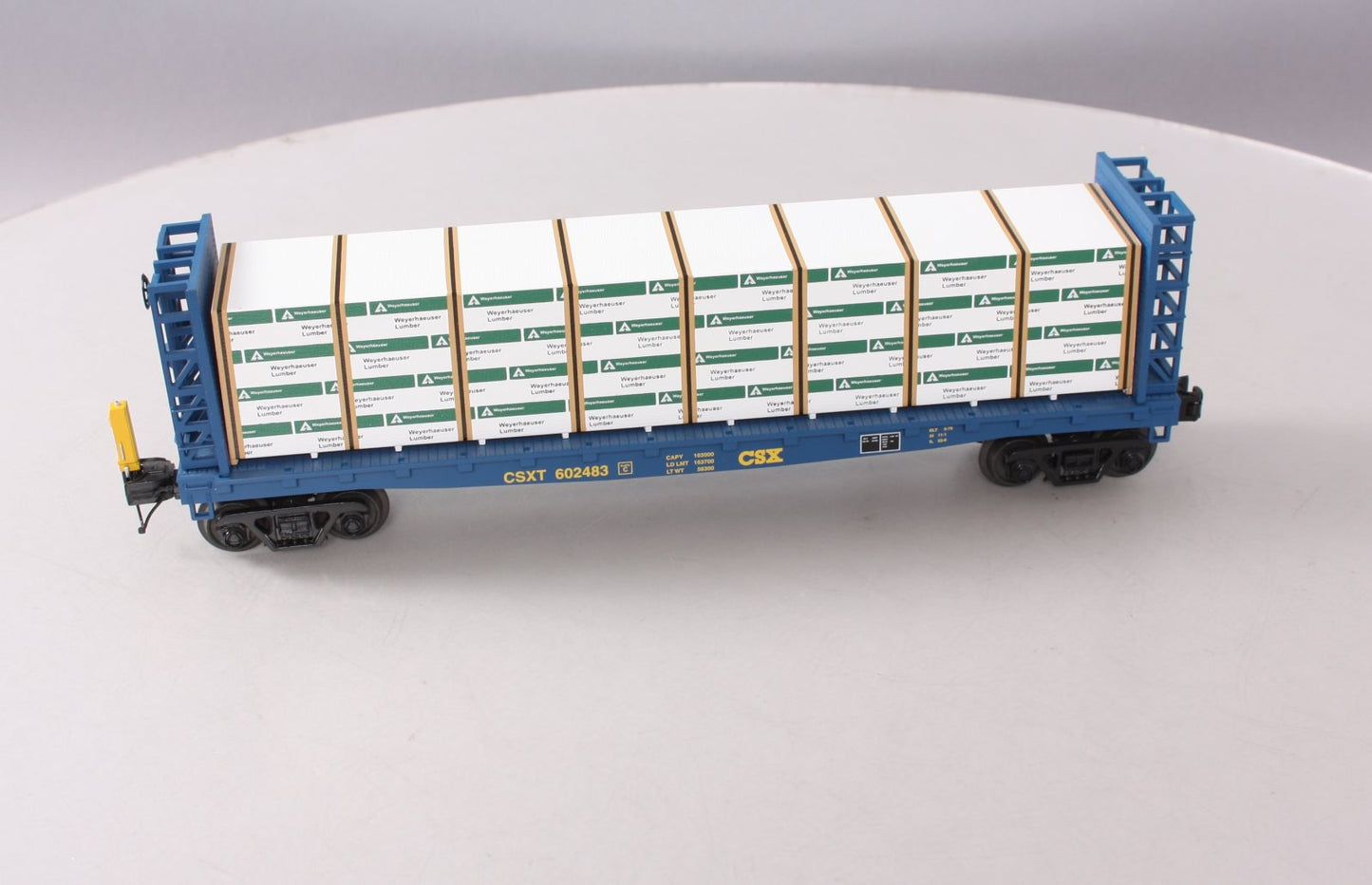 MTH 30-76344 O Gauge CSX Bulkhead Flatcar with Lumber Load #602483