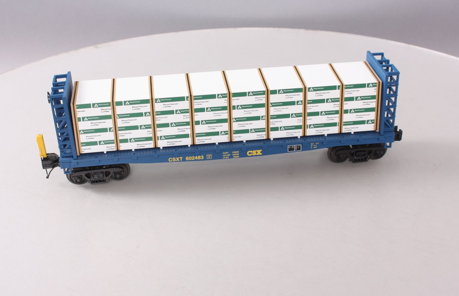 MTH 30-76344 O Gauge CSX Bulkhead Flatcar with Lumber Load #602483