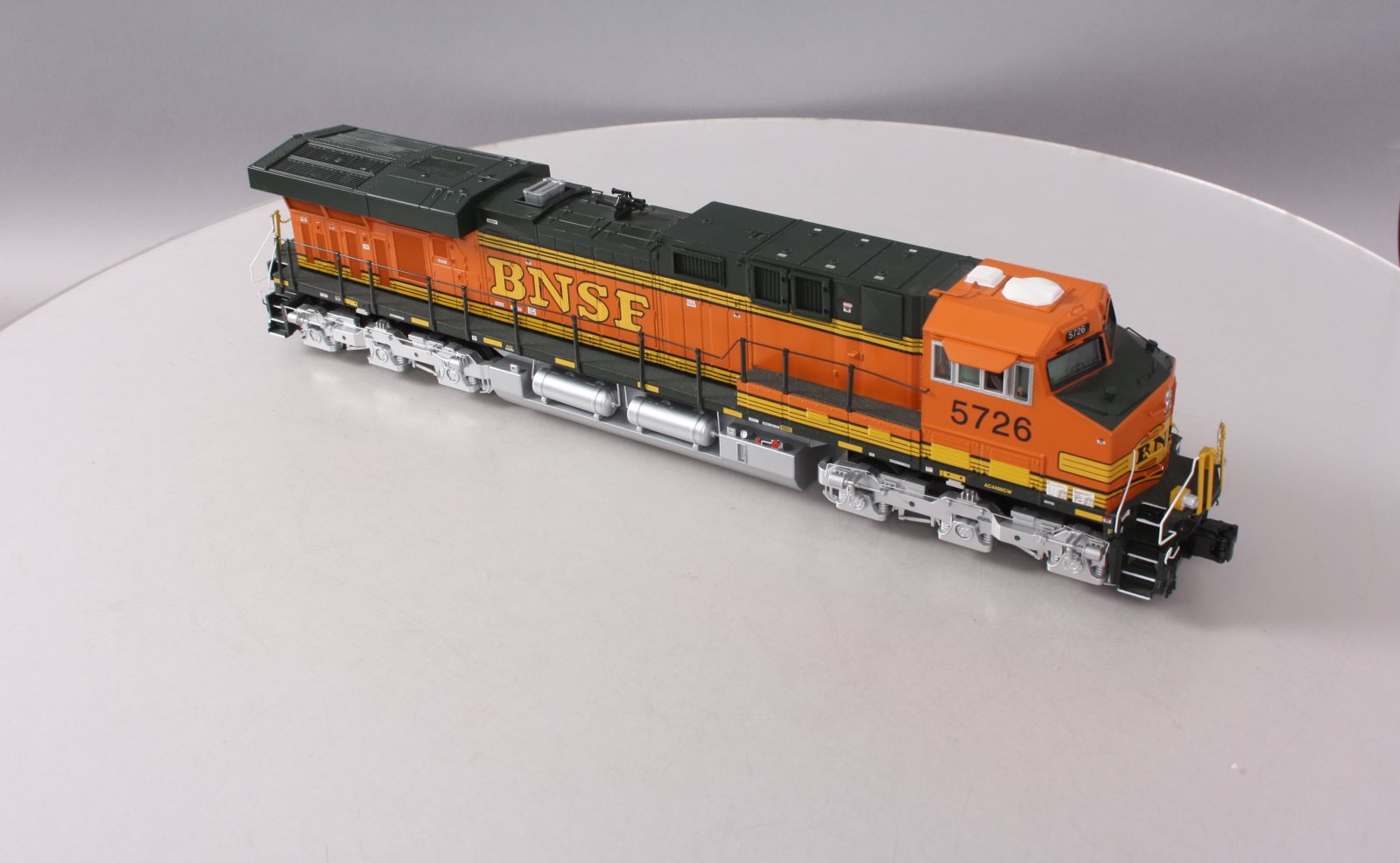 MTH 20-20090-1 BNSF Heritage ES44AC Diesel Engine w/PS 2 #5726 (Hi-Rail Wheels)
