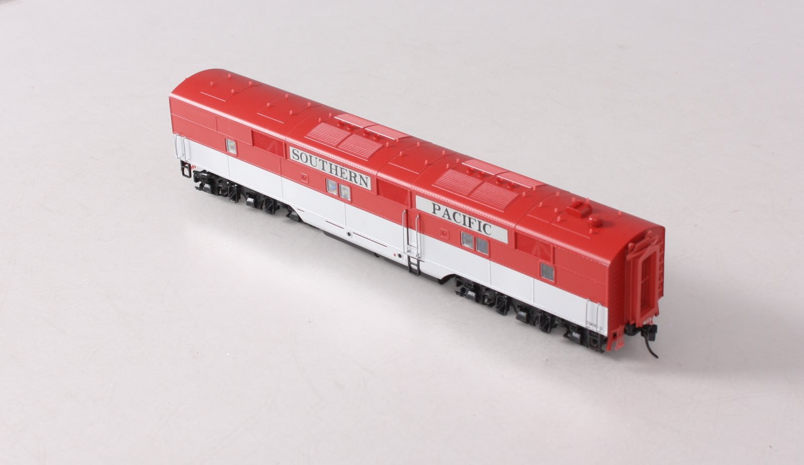 Proto 2000 23071 HO Southern Pacific E-7 Non-Powered Diesel B-Unit #5900