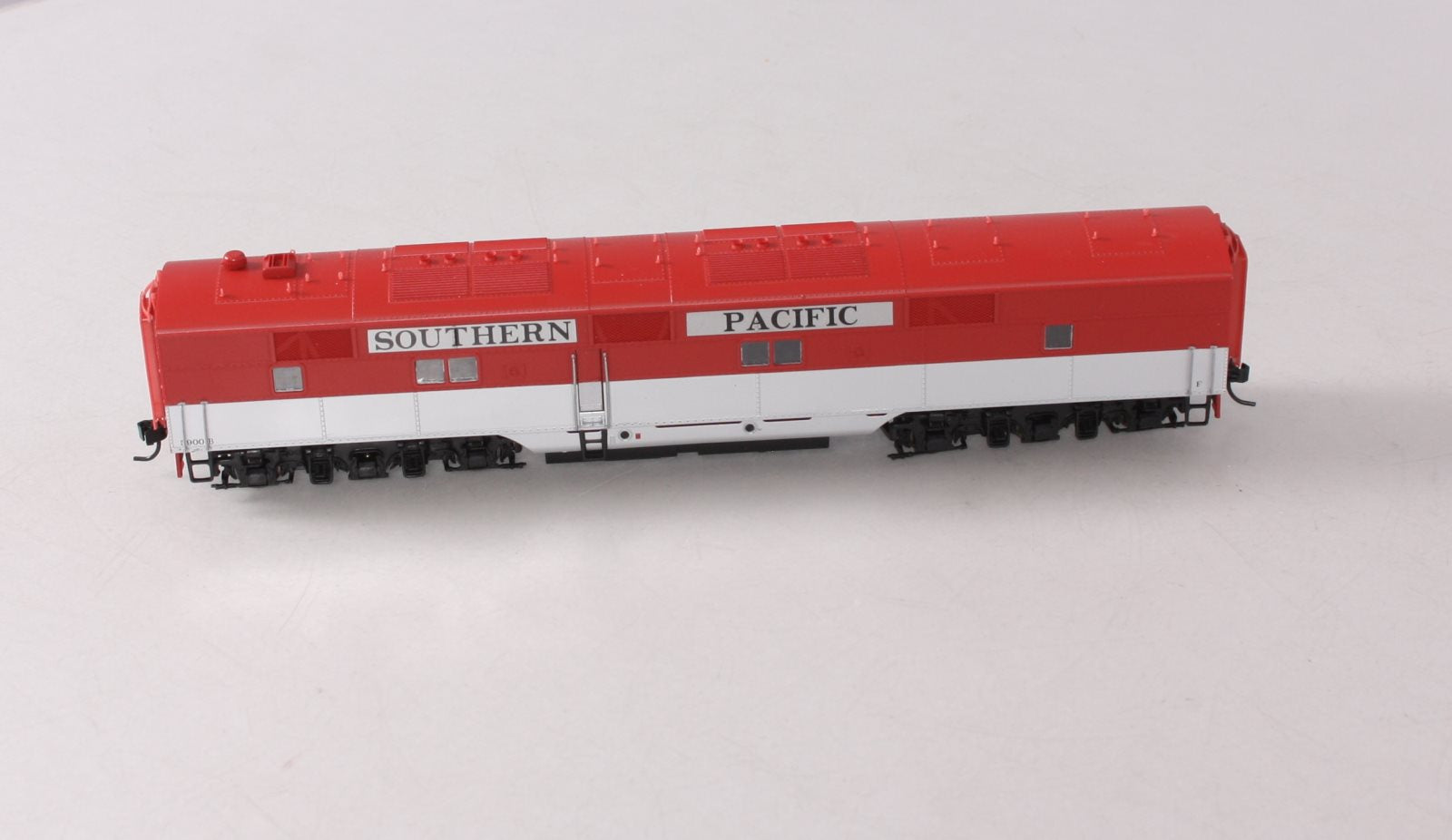 Proto 2000 23071 HO Southern Pacific E-7 Non-Powered Diesel B-Unit #5900