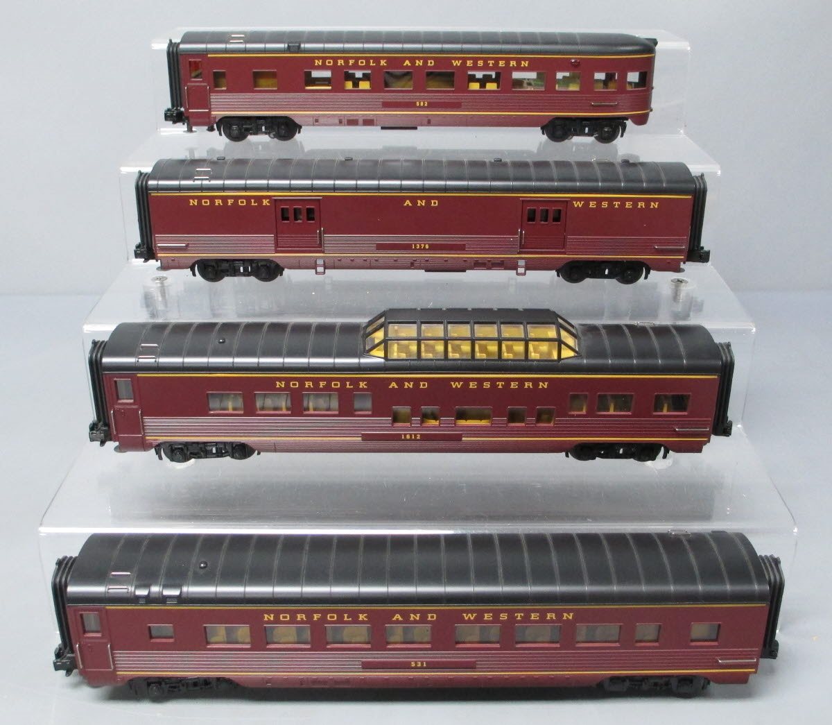 MTH 30-67418 O Norfolk & Western 60’ Streamlined ABS Passenger Set (Set of 4)