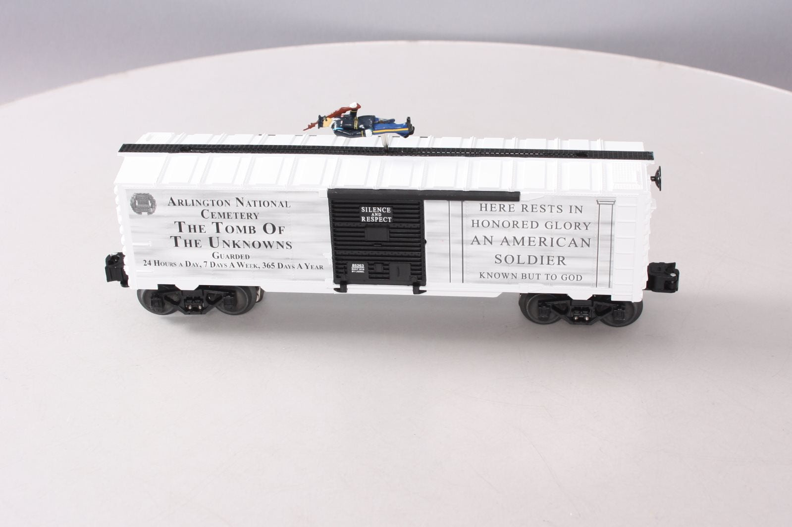 Lionel 6-85263 Tomb of the Unknown Soldier Walking Brakeman Box Car