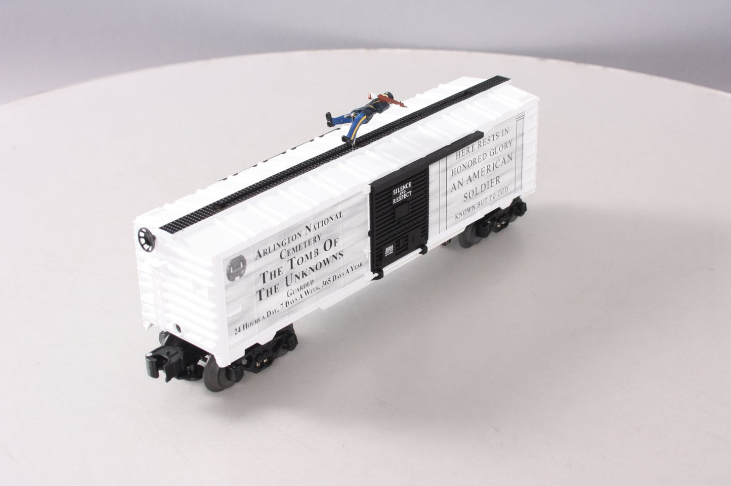 Lionel 6-85263 Tomb of the Unknown Soldier Walking Brakeman Box Car