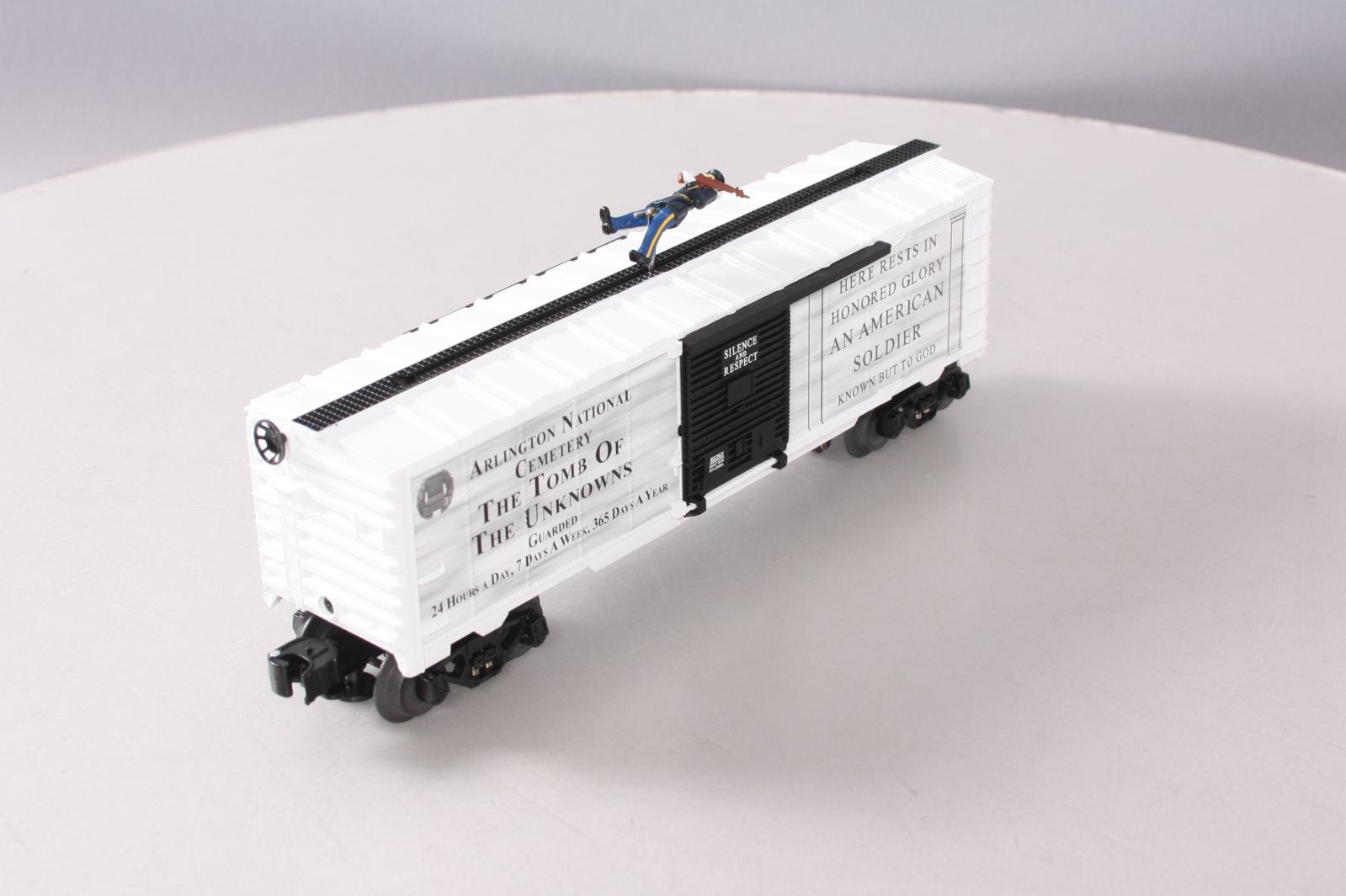 Lionel 6-85263 Tomb of the Unknown Soldier Walking Brakeman Box Car