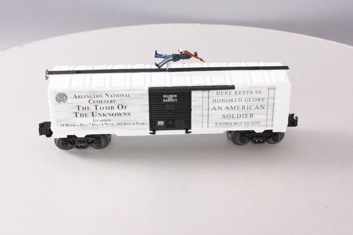 Lionel 6-85263 Tomb of the Unknown Soldier Walking Brakeman Box Car