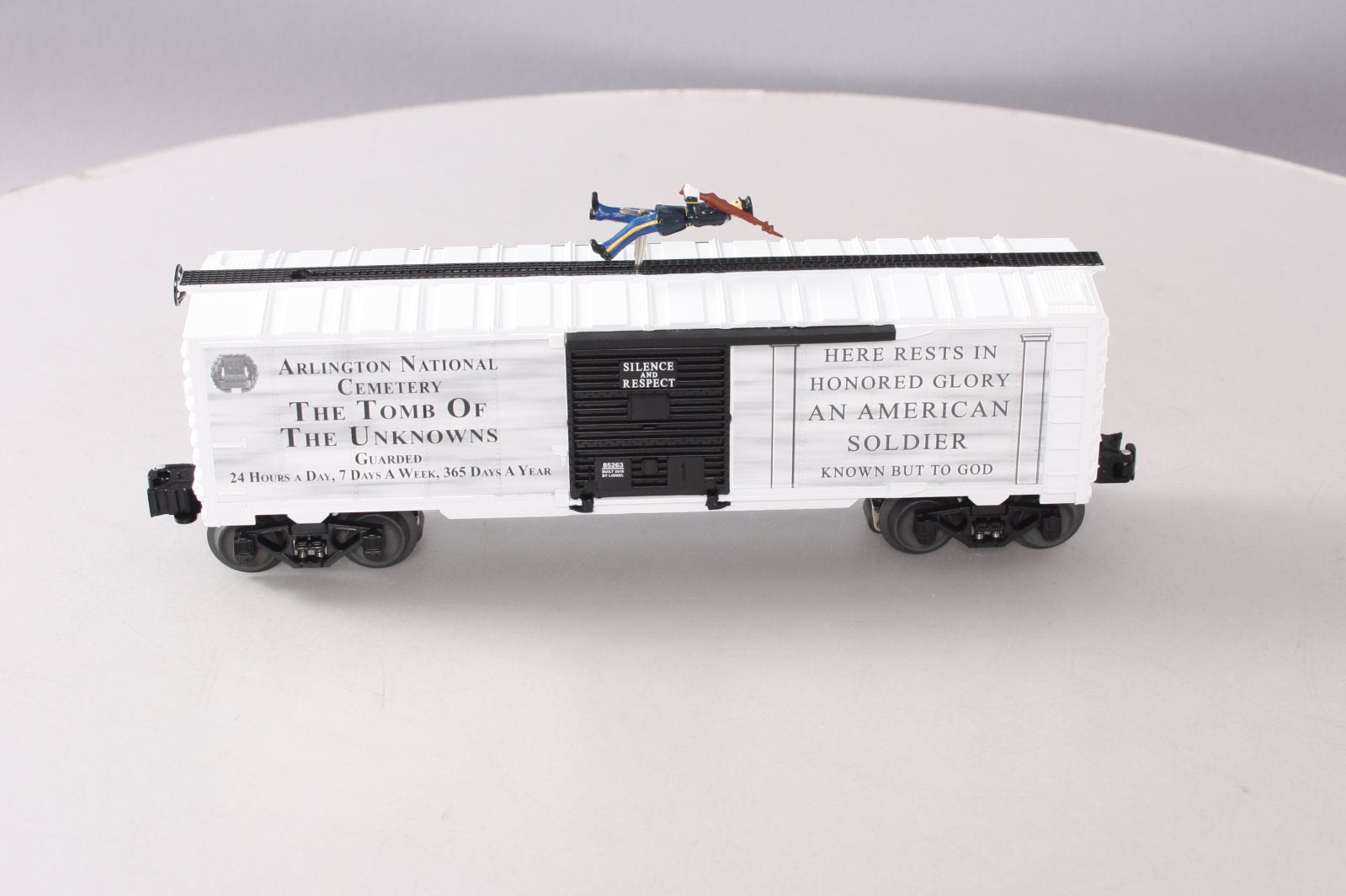 Lionel 6-85263 Tomb of the Unknown Soldier Walking Brakeman Box Car