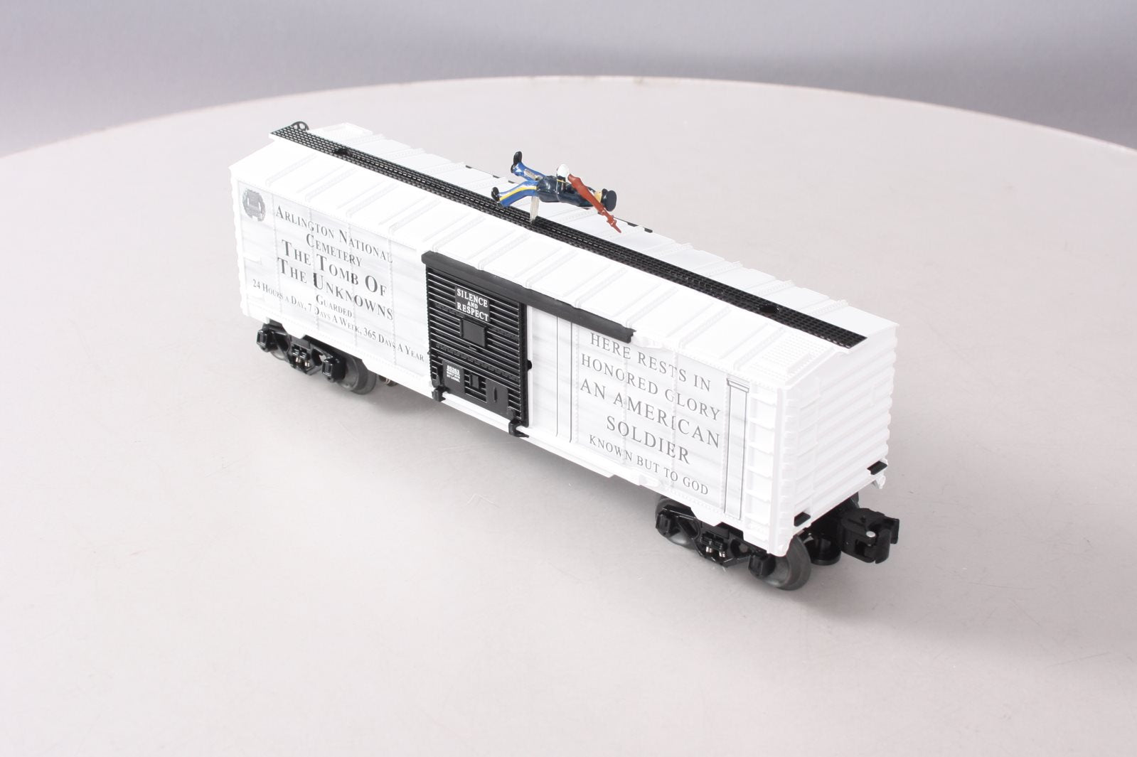 Lionel 6-85263 Tomb of the Unknown Soldier Walking Brakeman Box Car