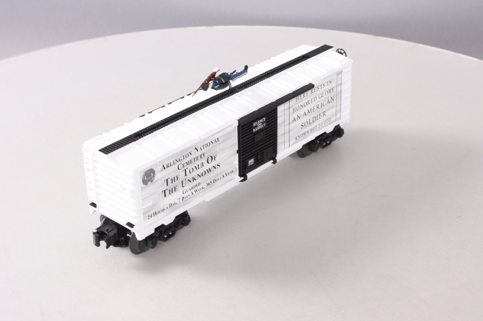 Lionel 6-85263 Tomb of the Unknown Soldier Walking Brakeman Box Car