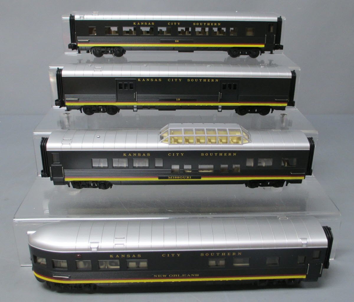 MTH 30-67588 O Kansas City Southern 60' Streamlined ABS Passenger Set (Set of 4)