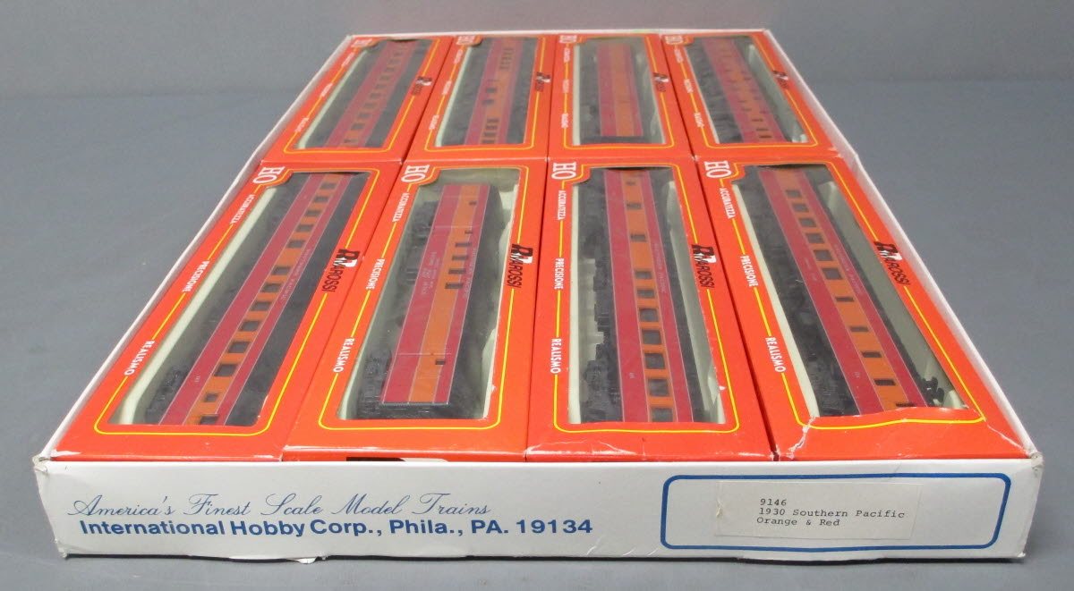 IHC 9146 HO Scale Southern Pacific 1930 Daylight 8-Car Passenger Set