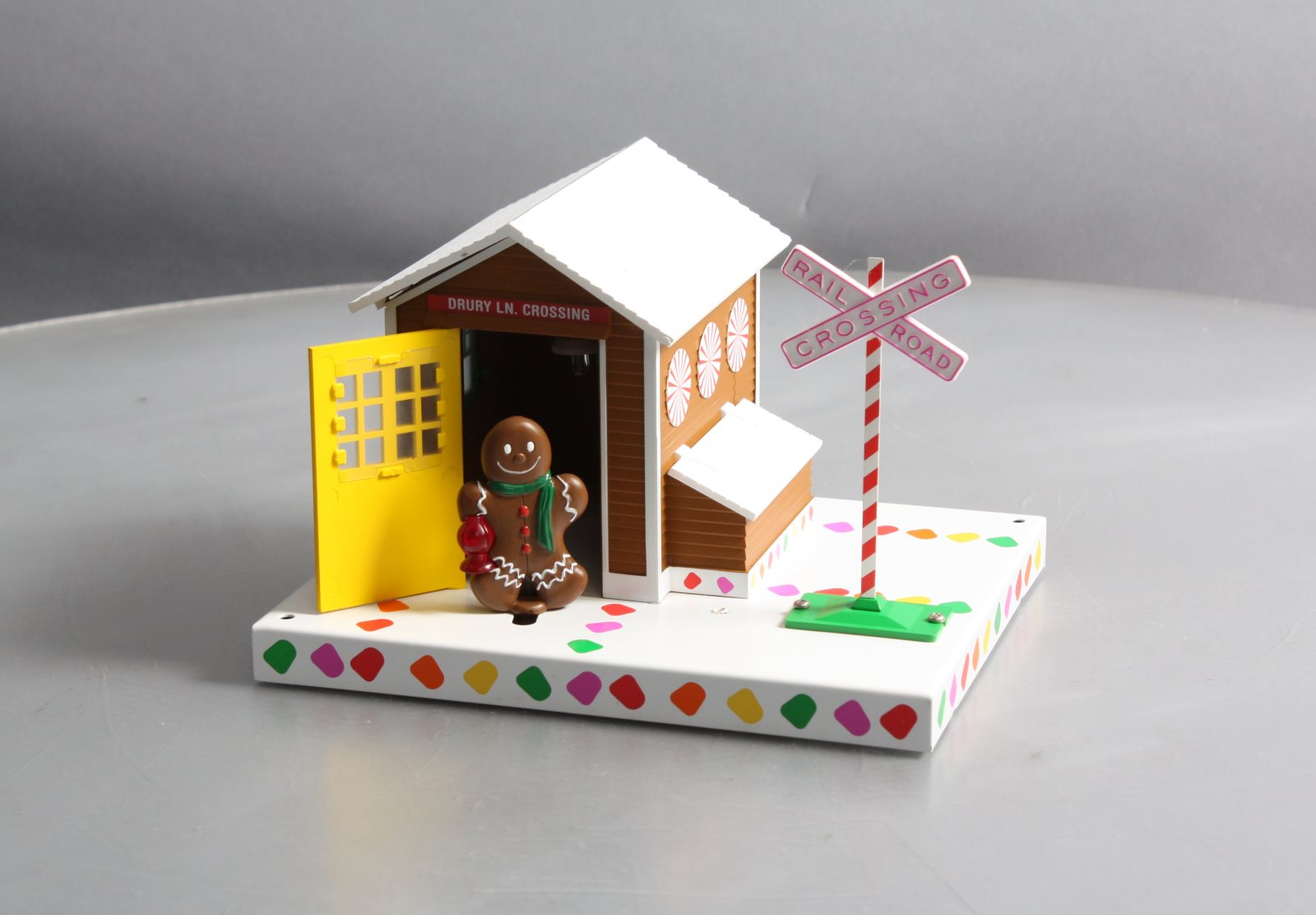 Lionel 6-36998 O Gingerbread Auto Gateman