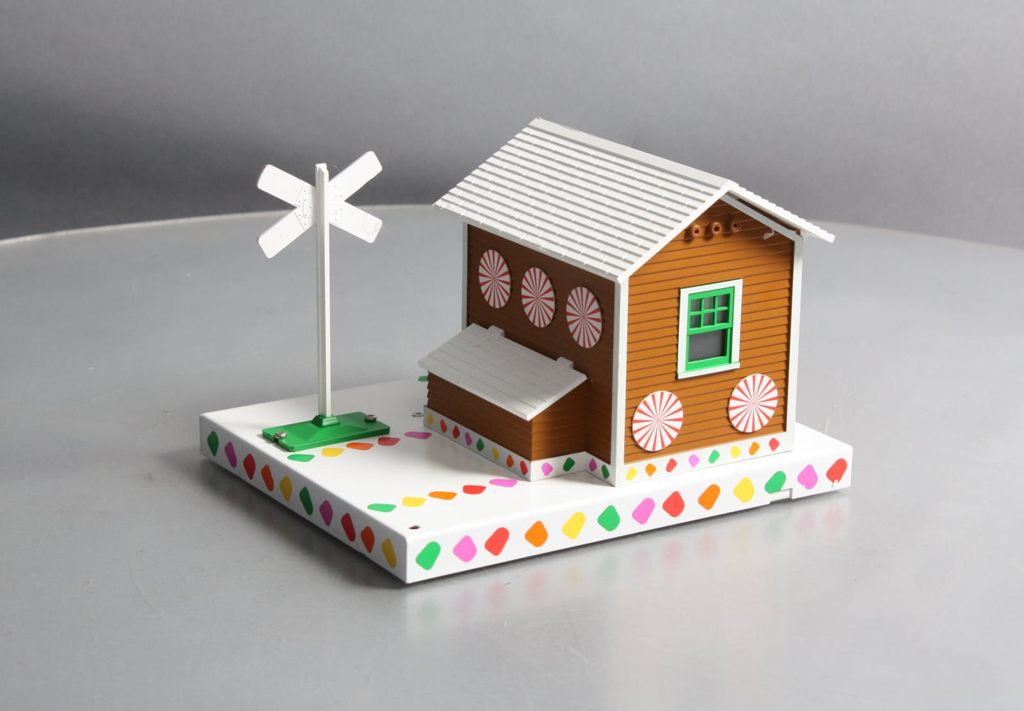 Lionel 6-36998 O Gingerbread Auto Gateman