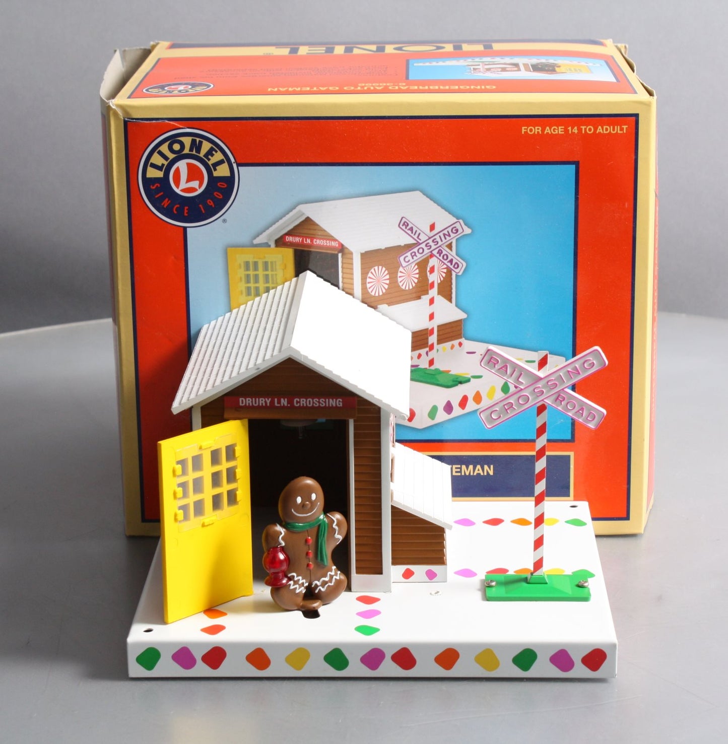 Lionel 6-36998 O Gingerbread Auto Gateman