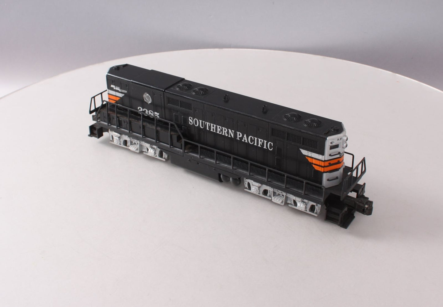 Lionel 6-18576 O Gauge SP GP-9 Non-Pwd. Diesel Locomotive #2385