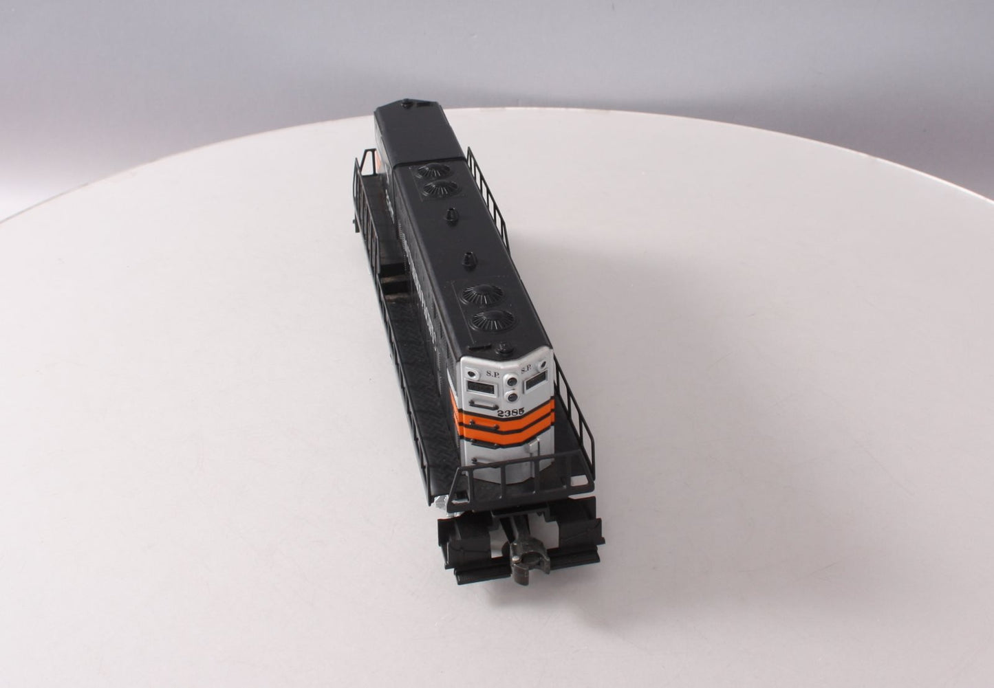 Lionel 6-18576 O Gauge SP GP-9 Non-Pwd. Diesel Locomotive #2385