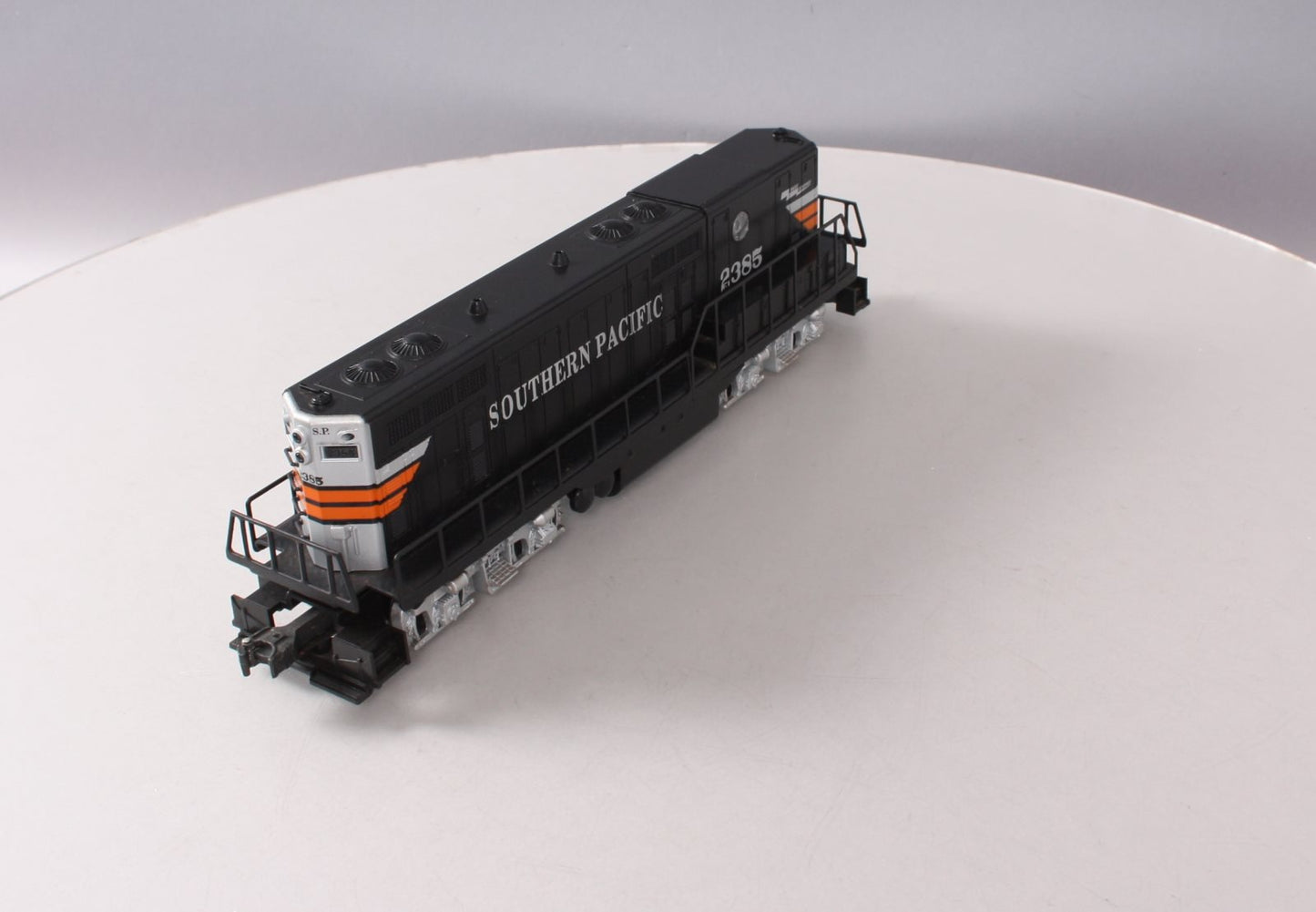 Lionel 6-18576 O Gauge SP GP-9 Non-Pwd. Diesel Locomotive #2385
