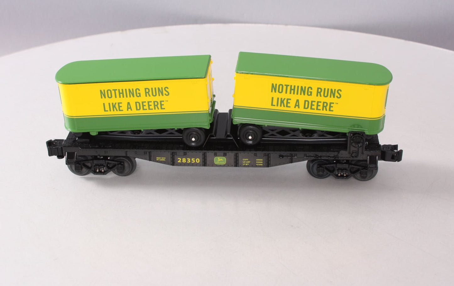 Lionel 1928350 O Gauge John Deere Flatcar w/ Piggyback Trailers