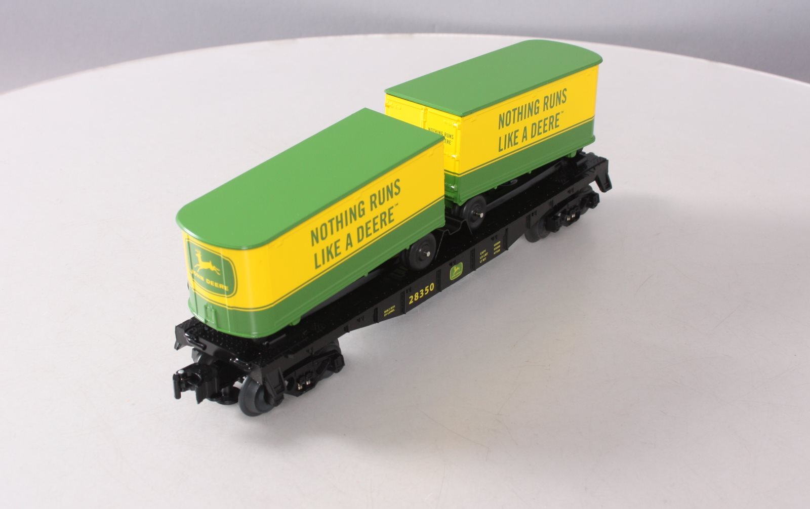 Lionel 1928350 O Gauge John Deere Flatcar w/ Piggyback Trailers