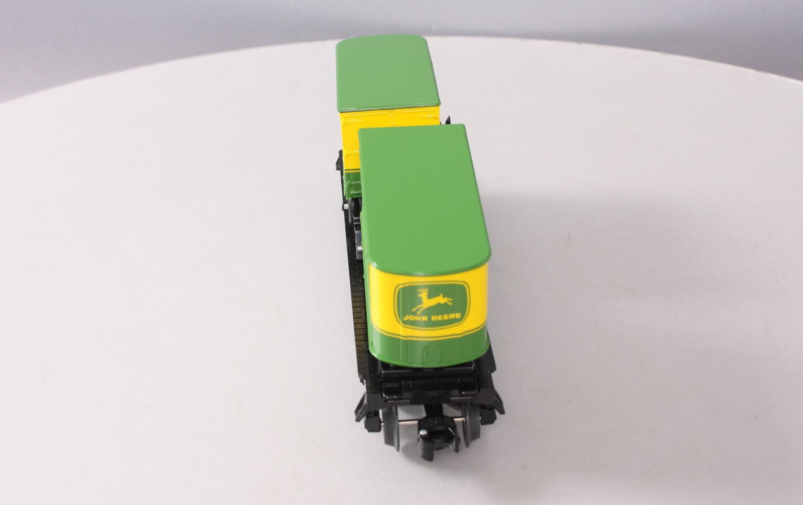 Lionel 1928350 O Gauge John Deere Flatcar w/ Piggyback Trailers