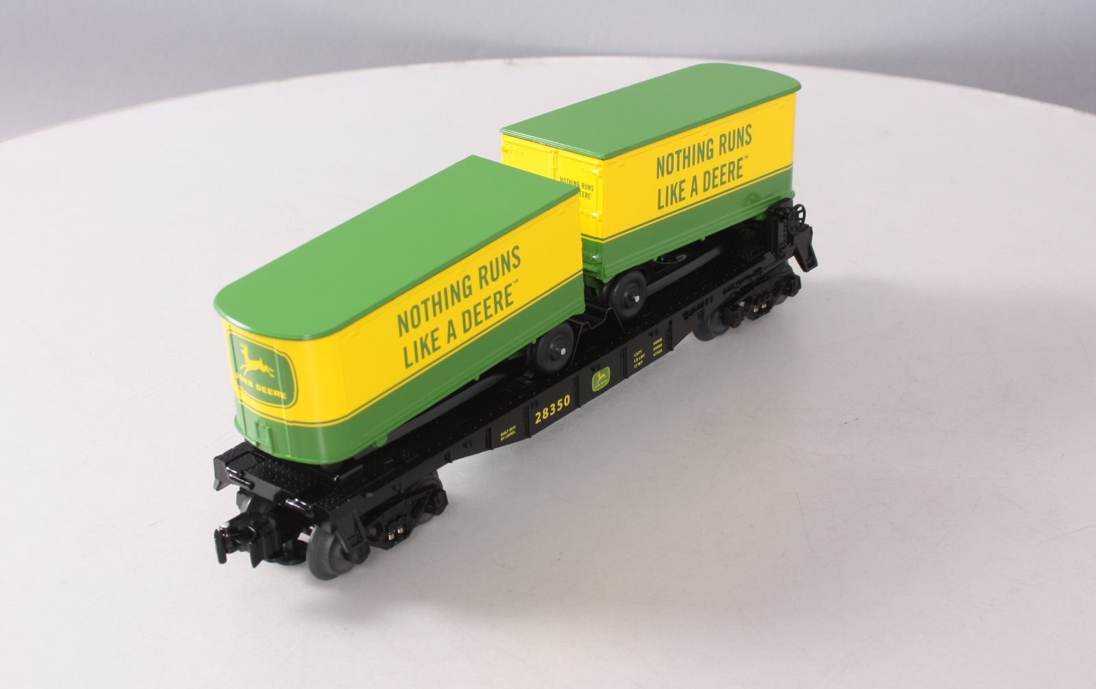Lionel 1928350 O Gauge John Deere Flatcar w/ Piggyback Trailers