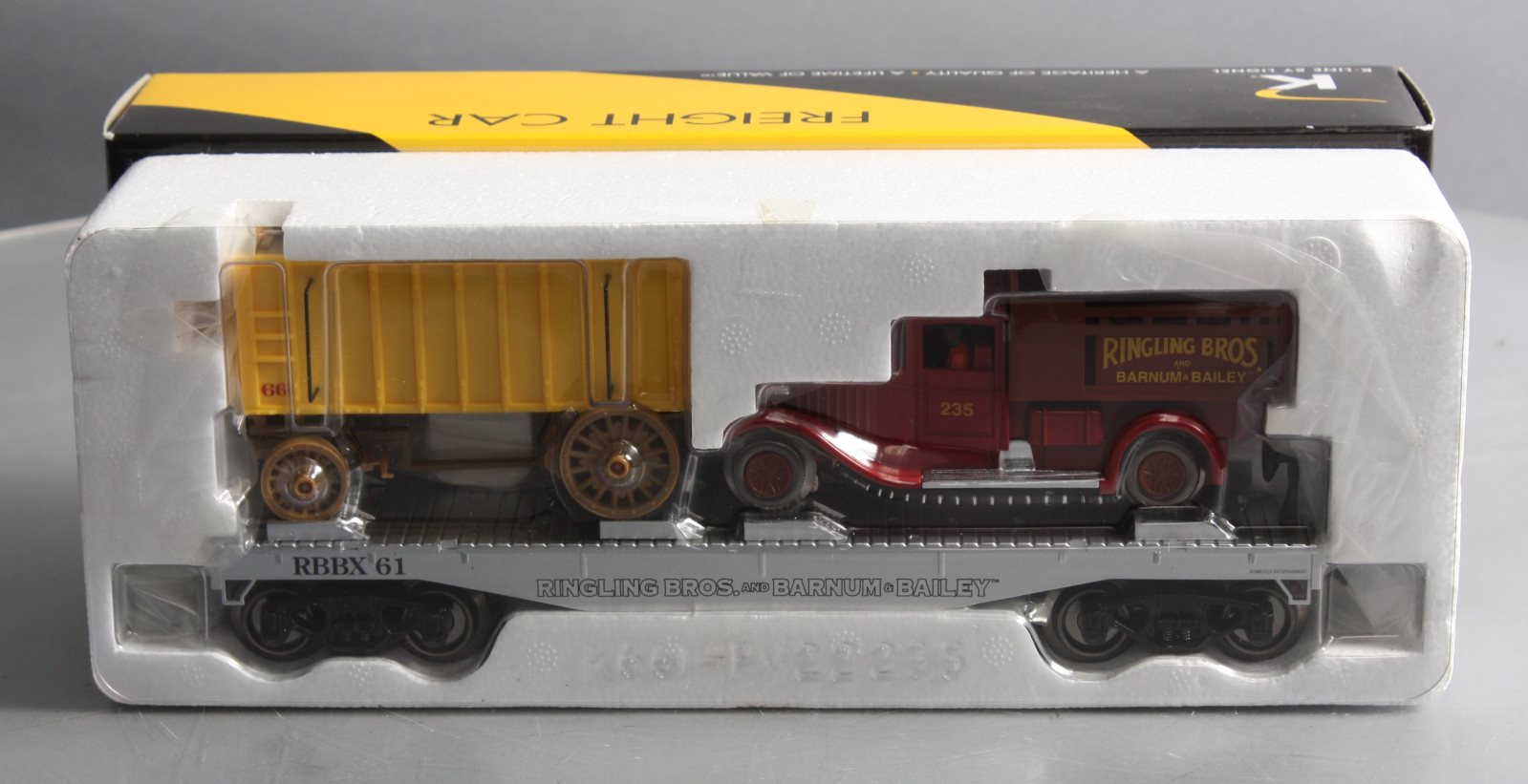 Lionel 6-22235 O Ringling Bros. Flatcar with Pole Wagon & SuperStreets Truck