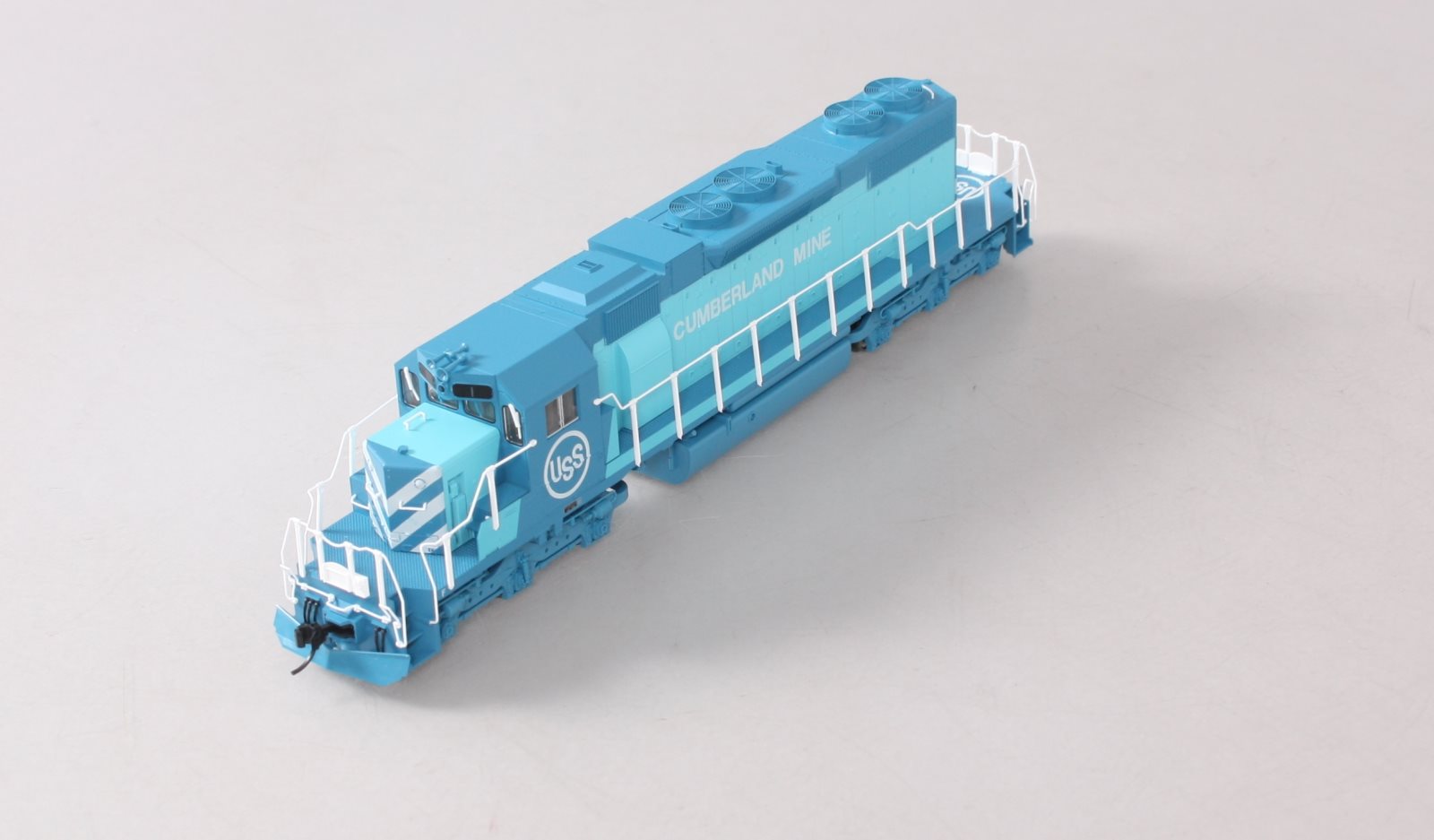 Kato 37-6491 HO U.S. Steel SD38-2 Diesel Locomotive #1 – Trainz