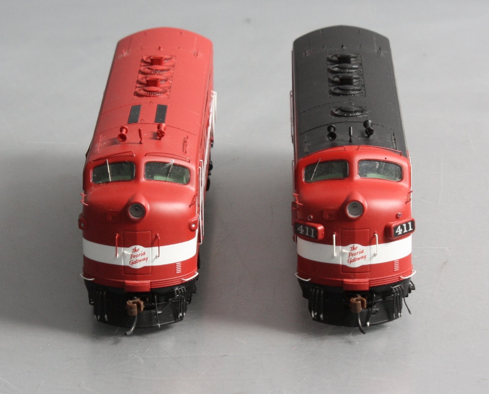 Athearn G22701 HO M&StL/Freight F3A/F7A Diesel Locomotive #400, #411