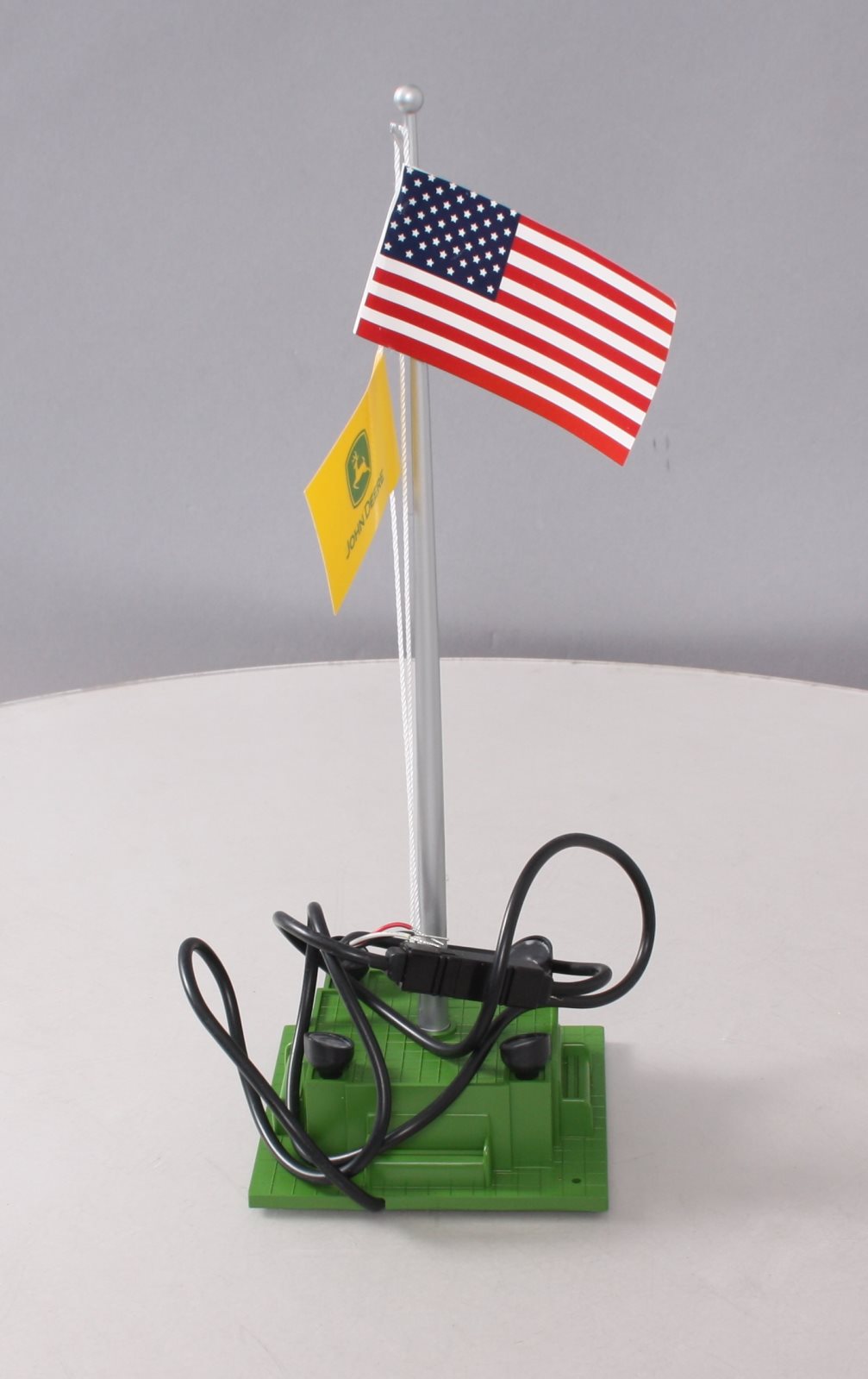 Lionel 6-84306 O PEP John Deere Illuminated Flagpole