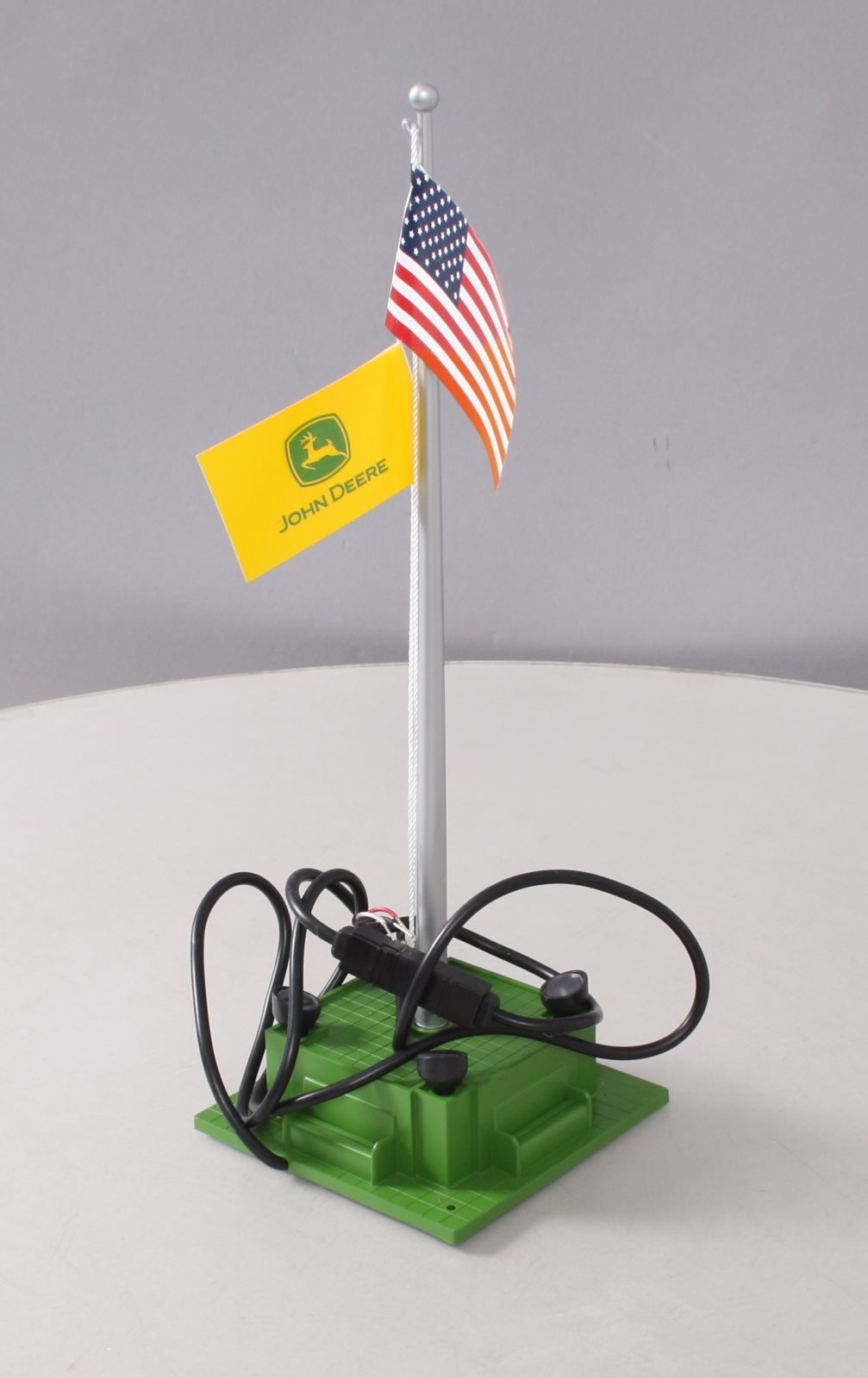 Lionel 6-84306 O PEP John Deere Illuminated Flagpole