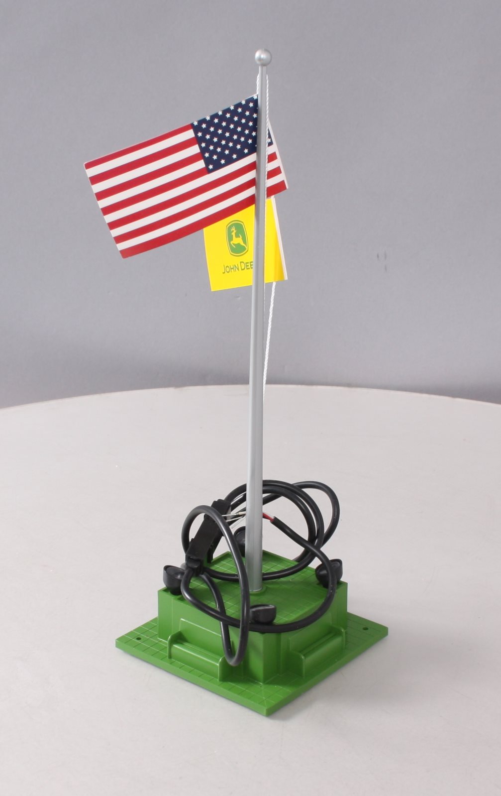 Lionel 6-84306 O PEP John Deere Illuminated Flagpole