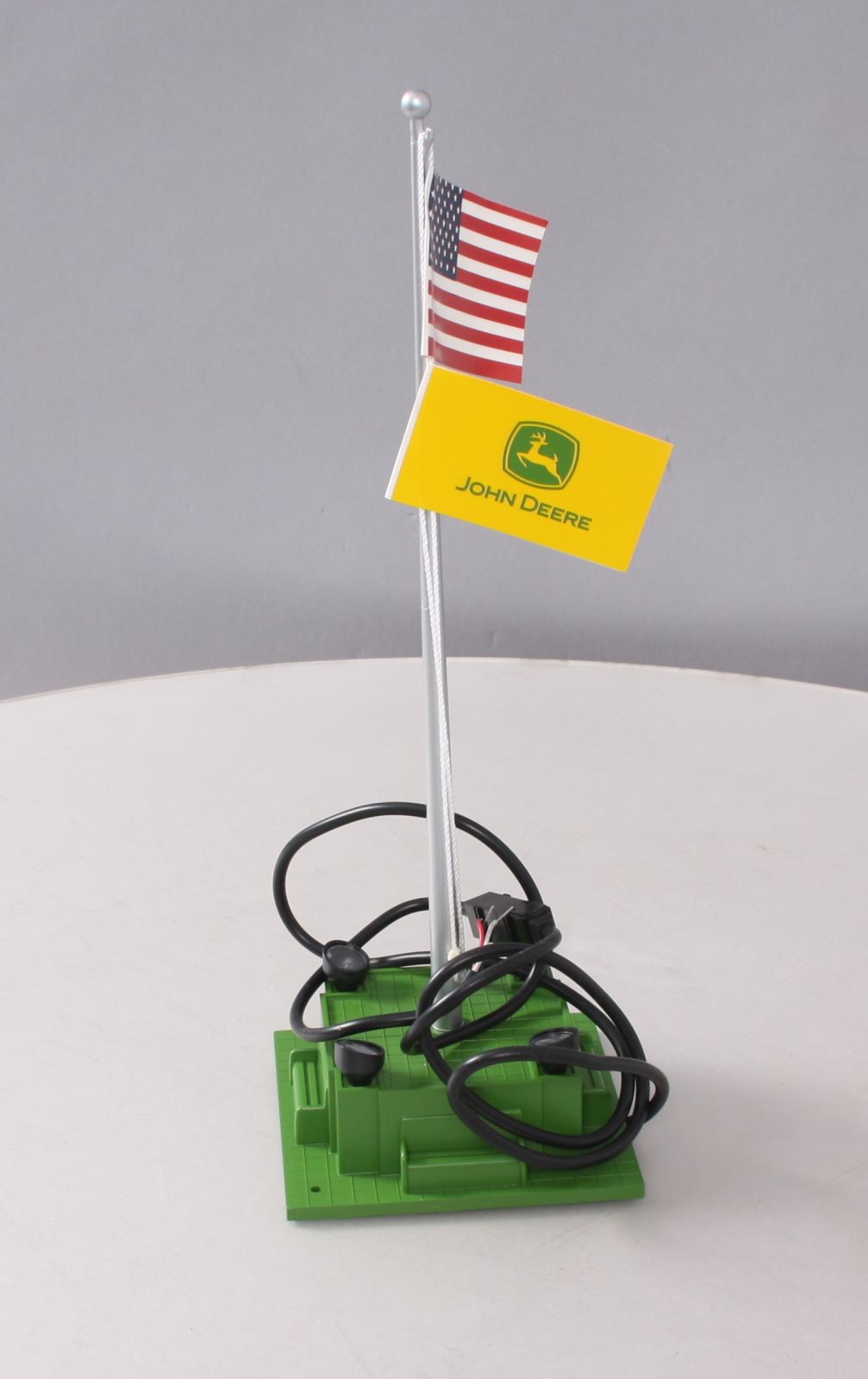 Lionel 6-84306 O PEP John Deere Illuminated Flagpole