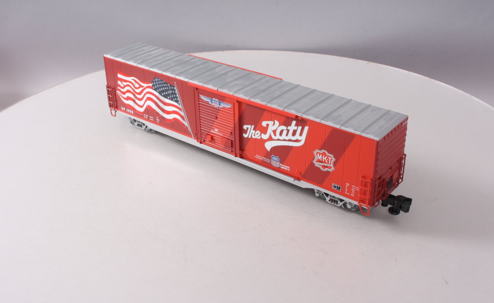 Lionel 6-85403 O MKT Heritage LED Flag Boxcar #1988