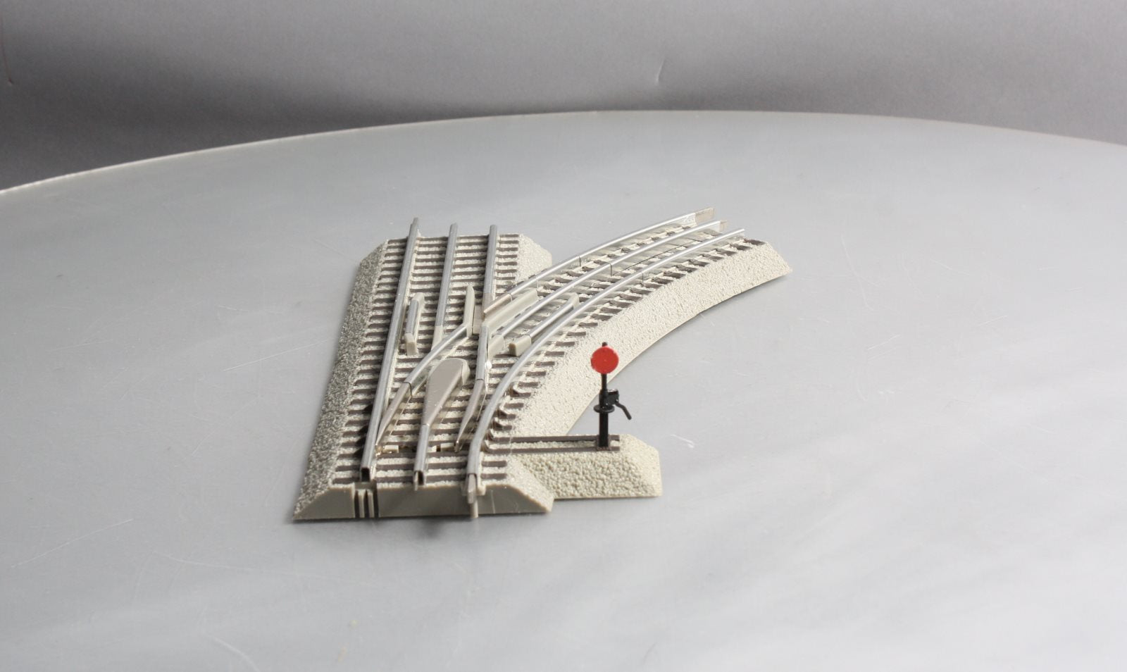 Lionel 6-81251 O Fastrack O31 Manual Right Hand Switch Lionel 6-81251 O Gauge O-31 Right Hand Manual FasTrack Switch