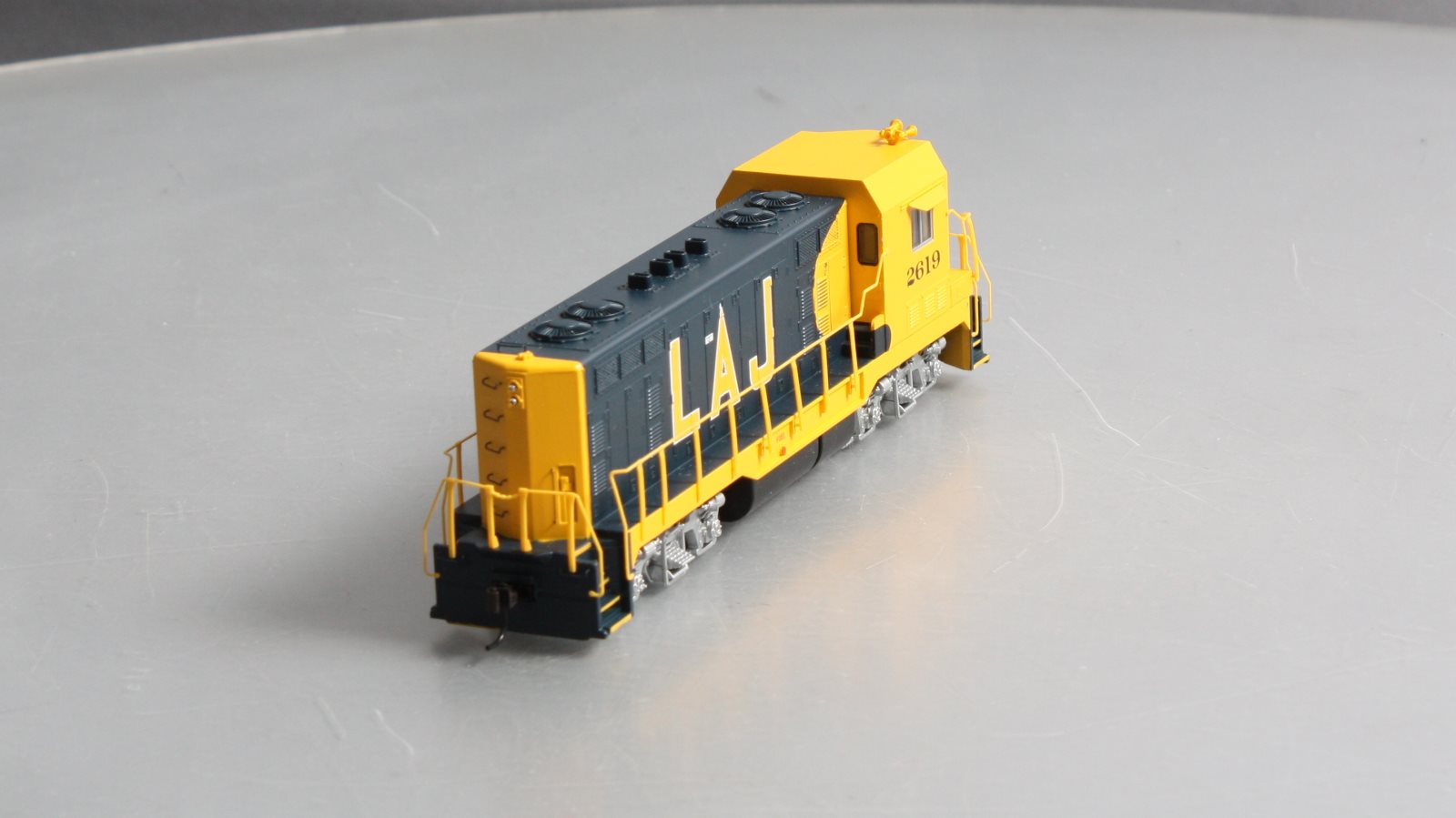 Athearn 91539 HO RTR CF7, LA Junction Diesel Locomotive #2619 – Trainz