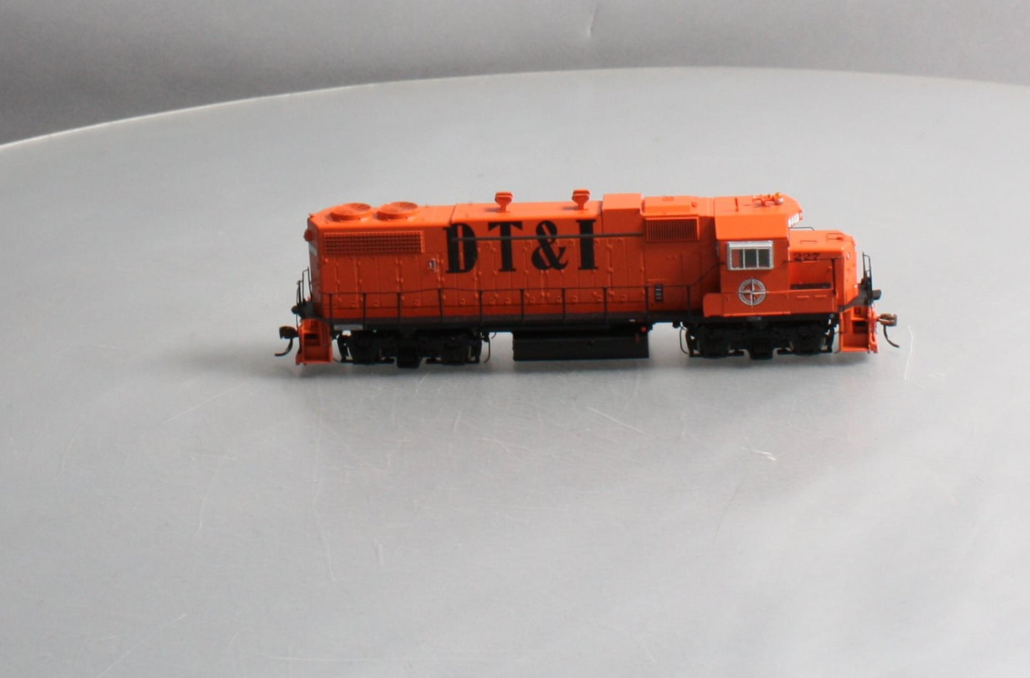 Athearn G65415 HO DT&I GP38-2 Phase 1A Diesel Locomotive w/DCC & Sound #227