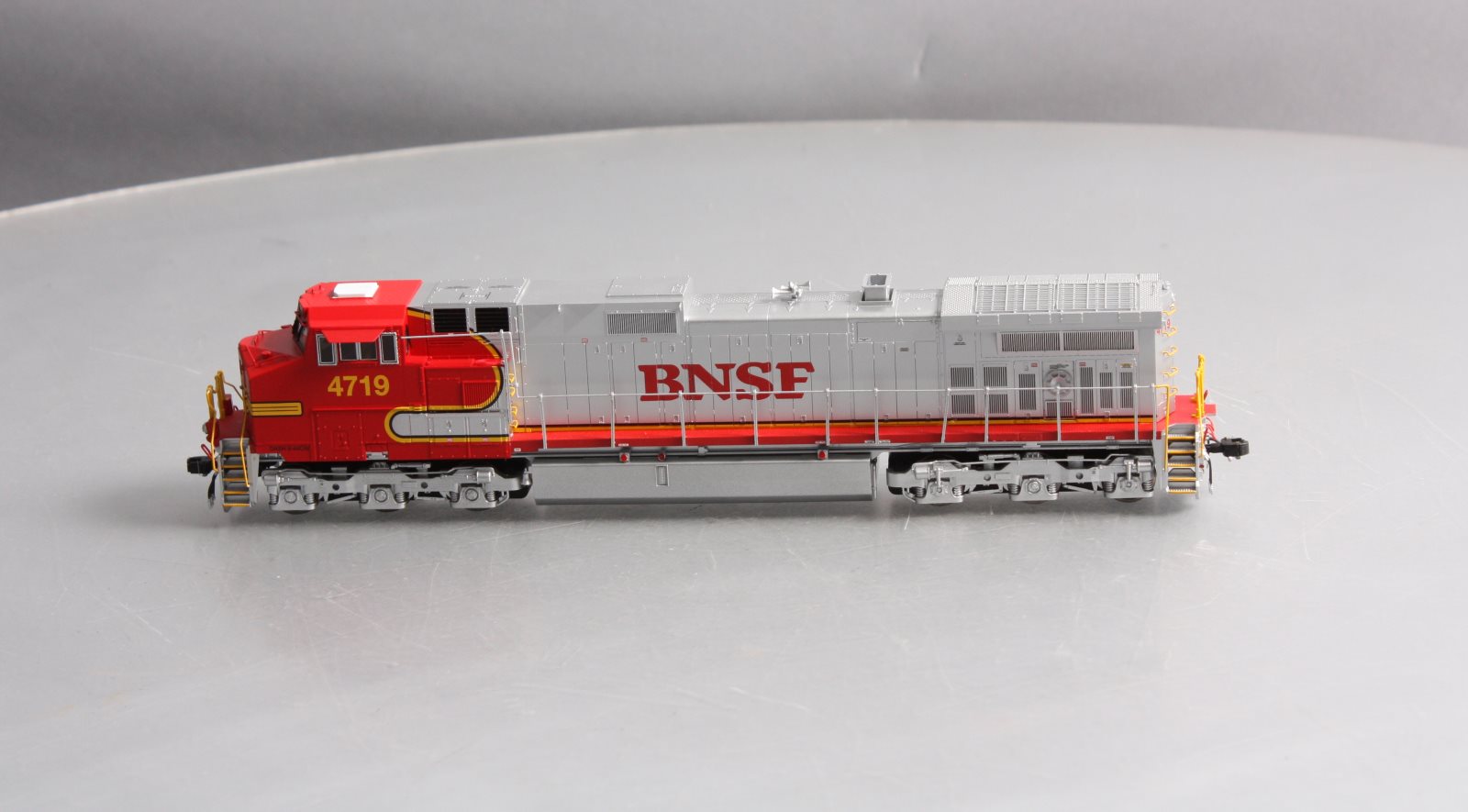 MTH 80-2288-1 HO Burlington Northern & Santa Fe Dash-9 Diesel Locomotive #4719