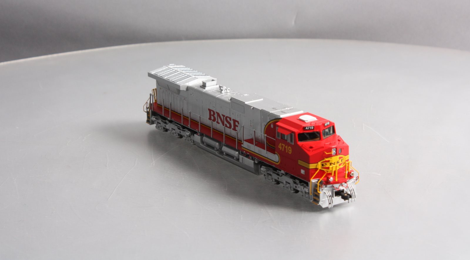 MTH 80-2288-1 HO Burlington Northern & Santa Fe Dash-9 Diesel Locomotive #4719