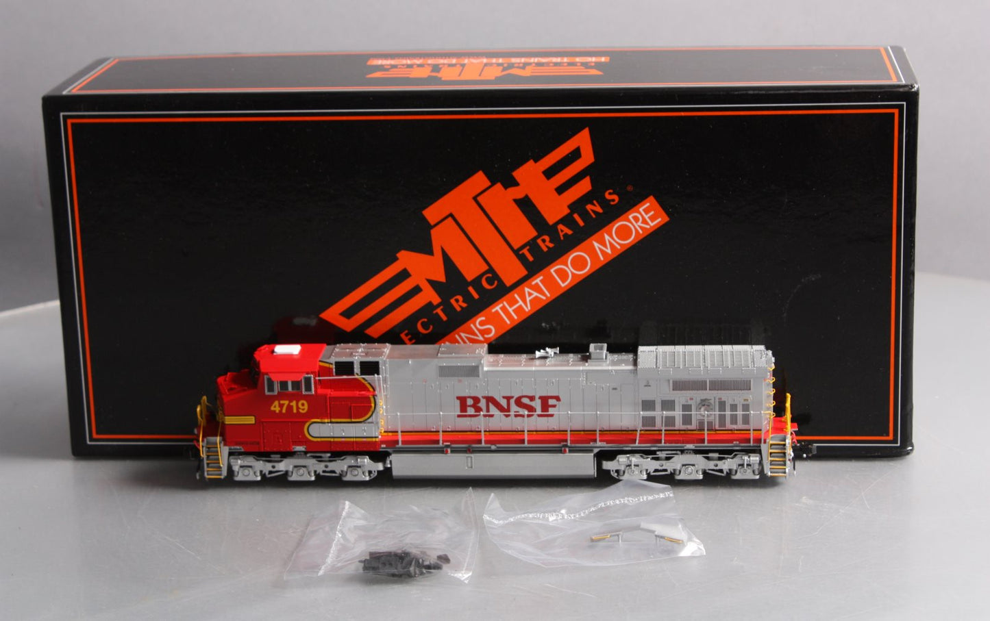 MTH 80-2288-1 HO Burlington Northern & Santa Fe Dash-9 Diesel Locomotive #4719
