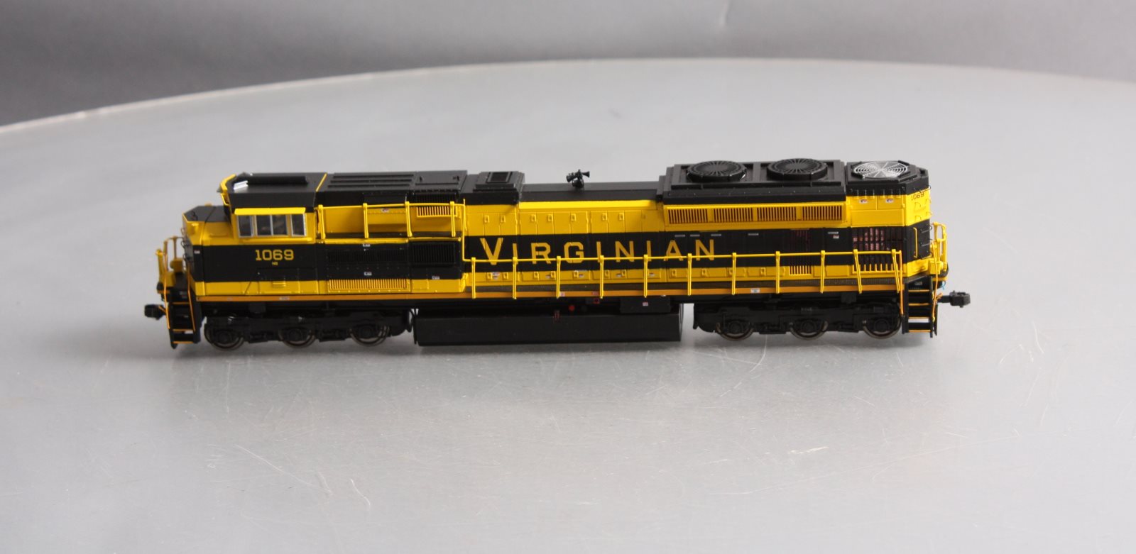 MTH 80-2246-1 HO Virginian SD70ACe Diesel Engine #1069 w/DCC