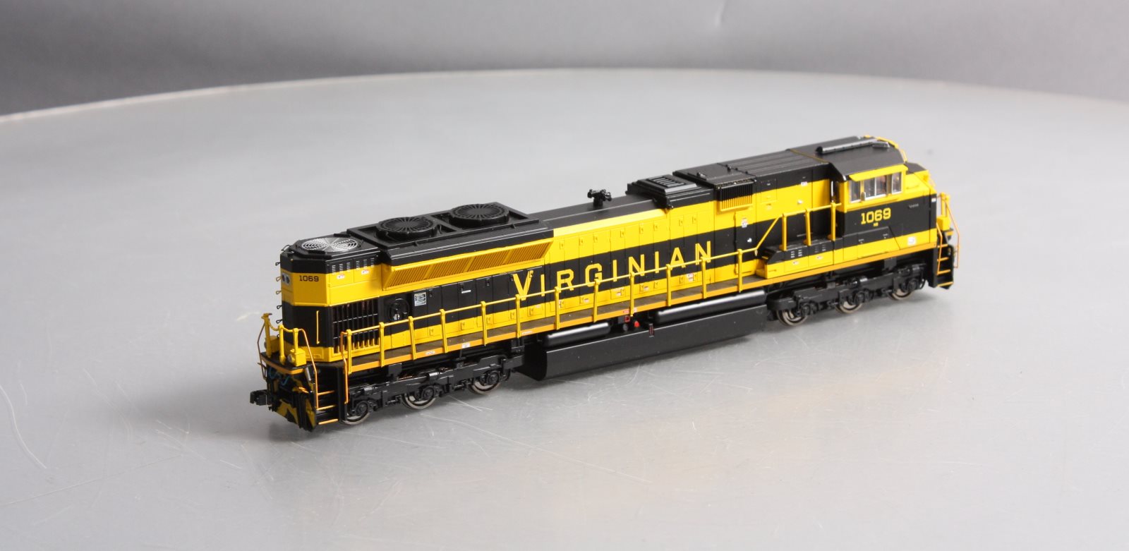メル42469です。 MTH 80-2246-1 HO Virginian SD70ACe Diesel Engine #1069 w/DCC