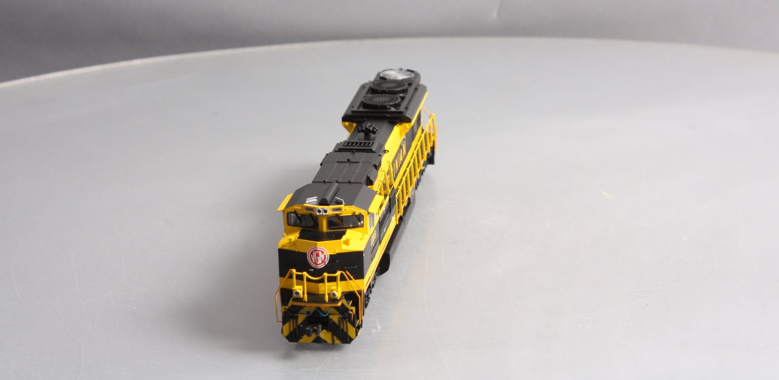 MTH 80-2246-1 HO Virginian SD70ACe Diesel Engine #1069 w/DCC