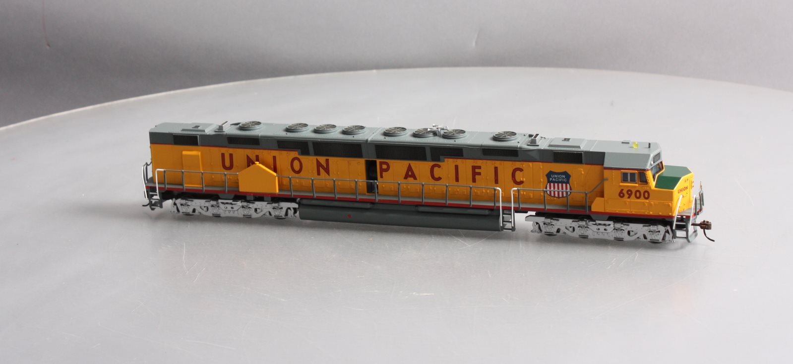 Bachmann 65101 HO Union Pacific EMD DDA40X Diesel Locomotive Sound/DCC #6900