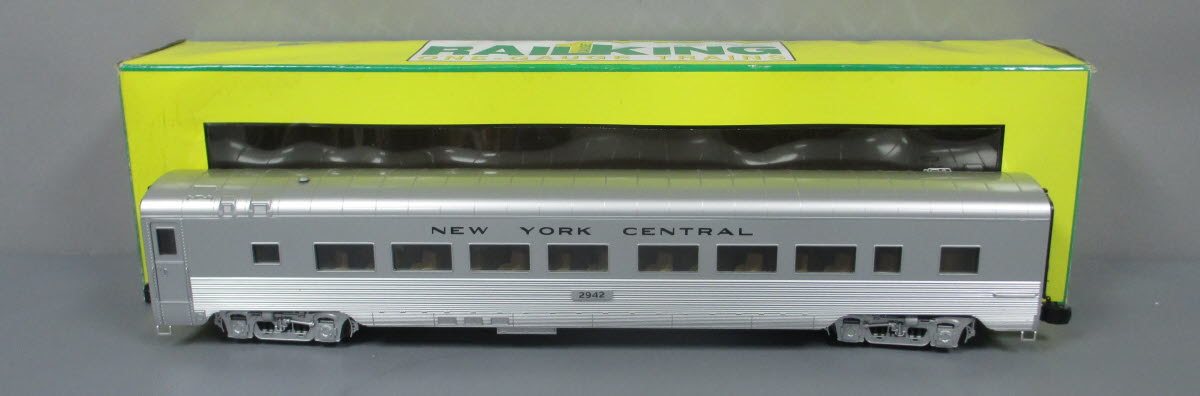 MTH 70-67025 New York Central Streamlined Passenger Coach (Ribbed)
