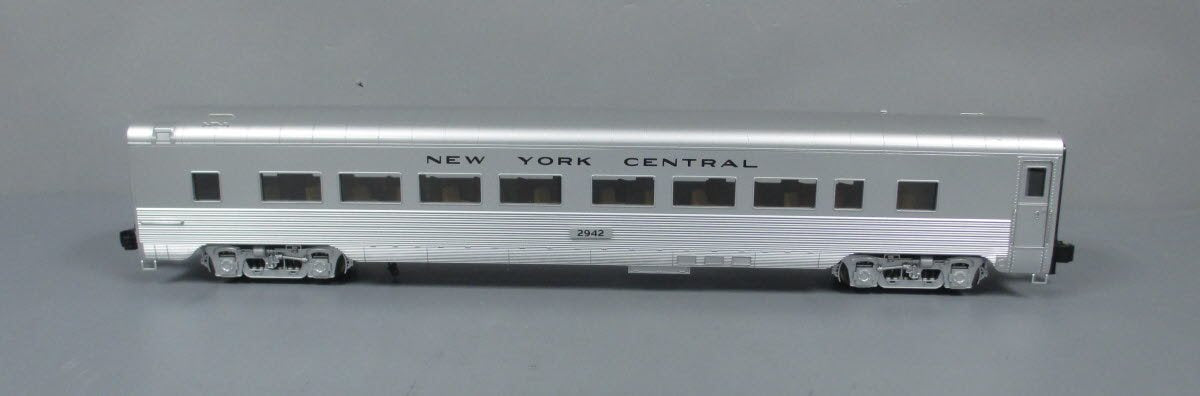 MTH 70-67025 New York Central Streamlined Passenger Coach (Ribbed)