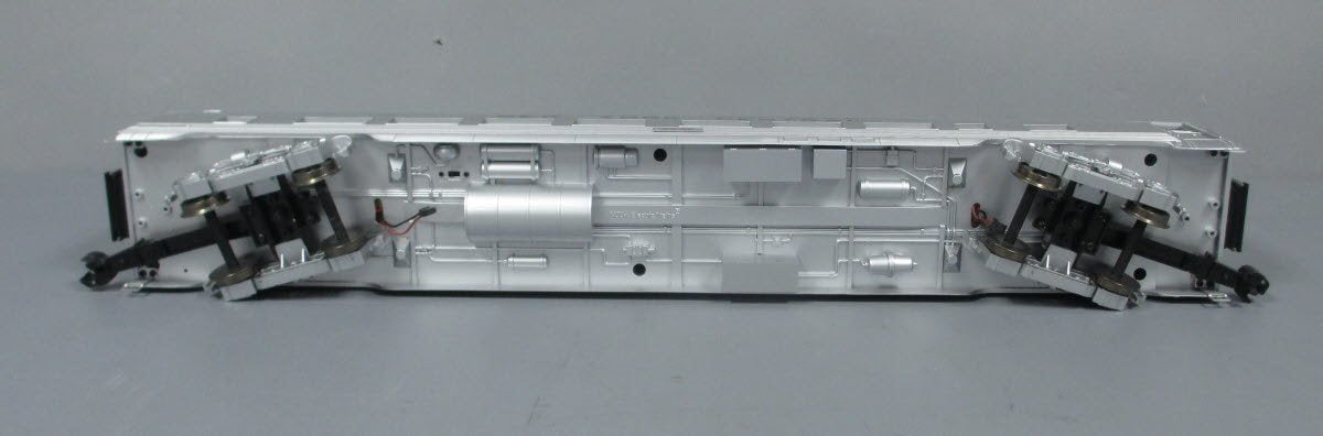 MTH 70-67025 New York Central Streamlined Passenger Coach (Ribbed)