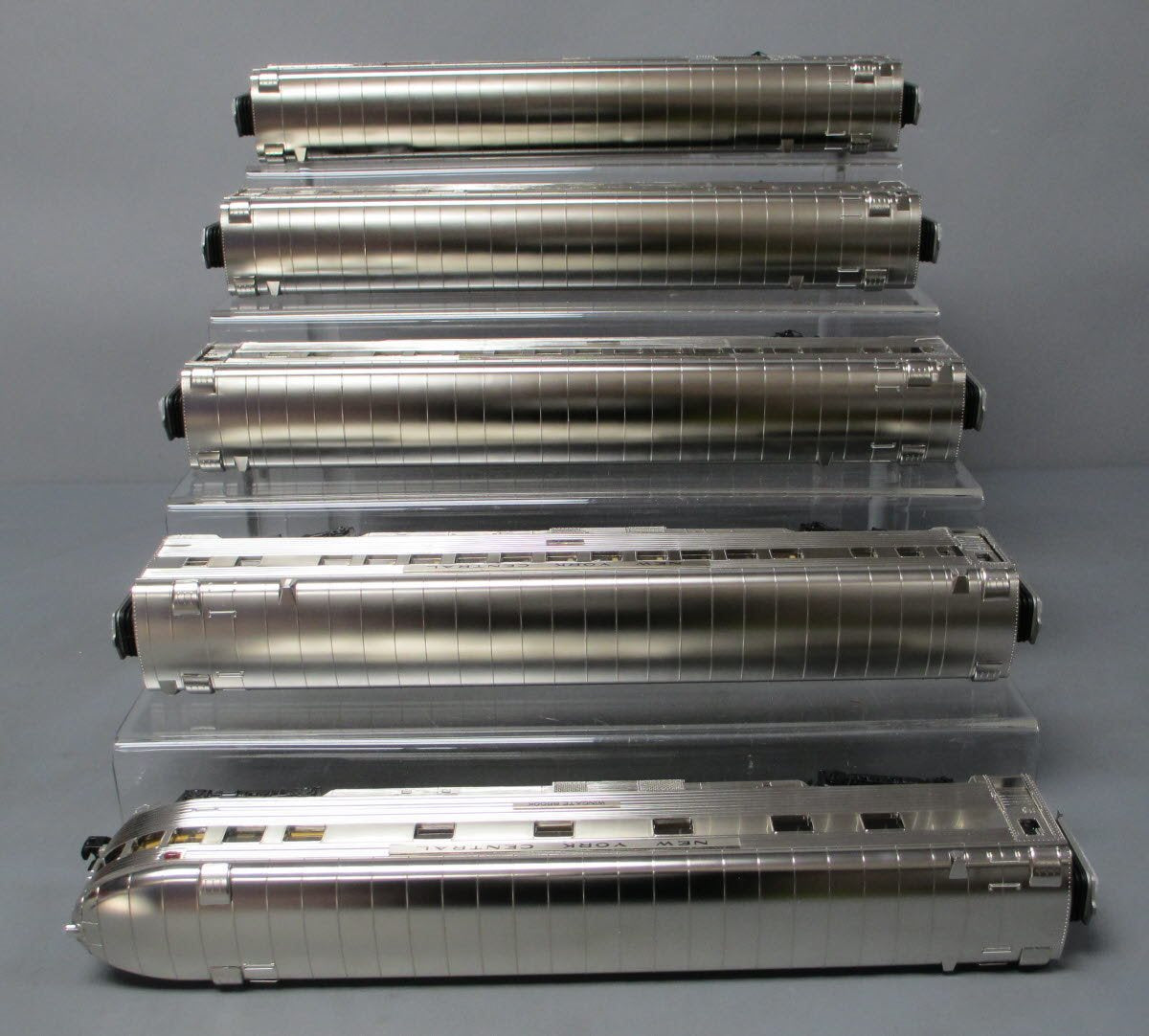 MTH 20-65146 O New York Central 70' Streamlined Passenger Set (Set of 5)